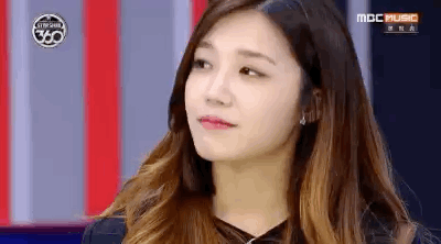 [에이핑크] 초롱이말 듣는 보미와 은지.gif | 인스티즈
