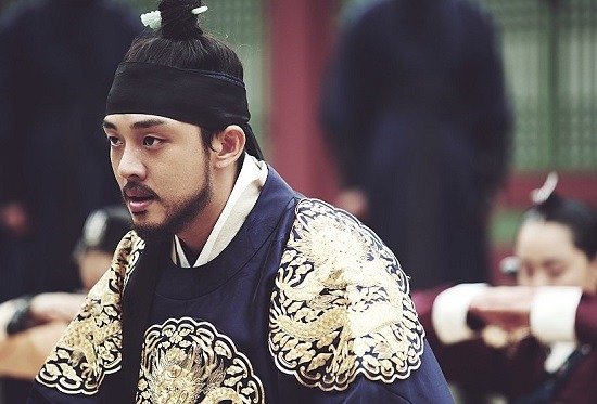 유아인 하면 떠오르는 작품은? | 인스티즈