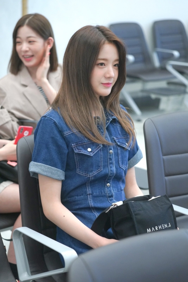 모두들 크리스마스에 이렇게 화알짝 웃으시란 의미로 장규리.jpgif | 인스티즈