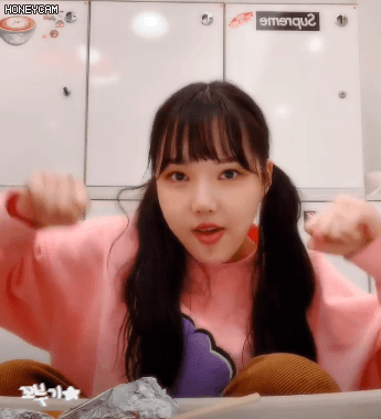 흥이 넘치는 여자친구 예린이.gif | 인스티즈