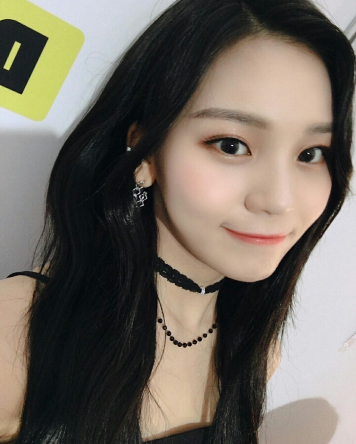 여자친구 엄지.insta | 인스티즈