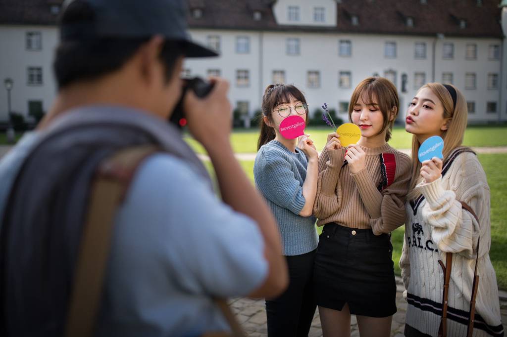 스위스 언론에서 올려준 레드벨벳.jpg | 인스티즈