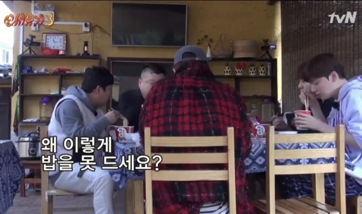 밥 잘 못먹는 강호동이 걱정됬던 이수근.jpg | 인스티즈