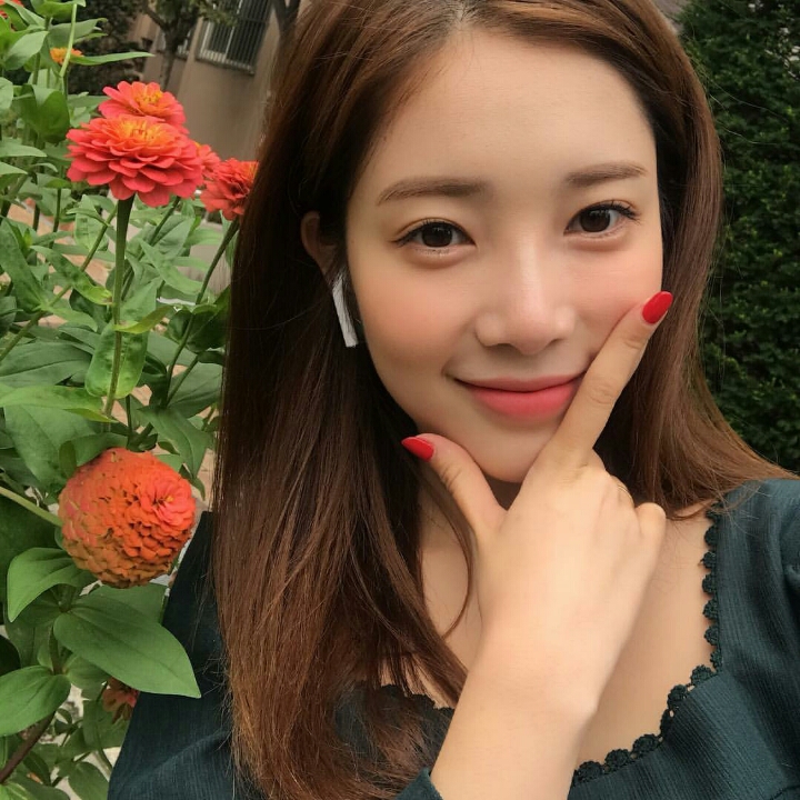 퀵소희 폰에 순대라고 저장되어 있는 에이프릴 채경 | 인스티즈