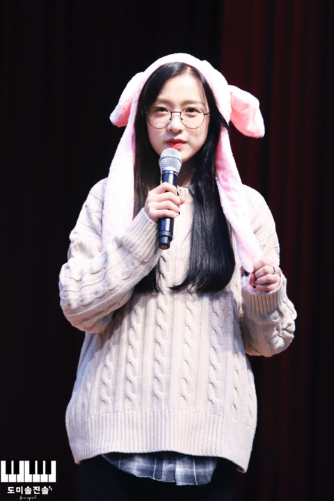 에이프릴 이진솔 | 인스티즈