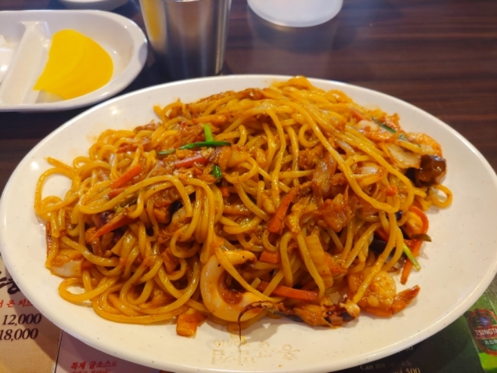 홍콩반점 볶음짬뽕 짱맛 | 인스티즈