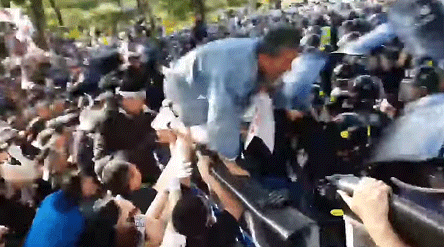 어제자 광화문 집회 폭도들.gif | 인스티즈