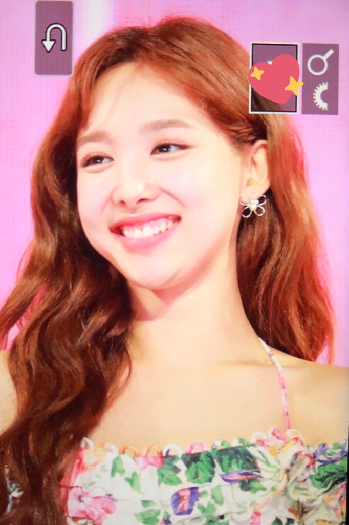 간만에 서울에서 꼬까옷 입고 나연이 코스프레하는 bugs bunny 🐰 | 인스티즈