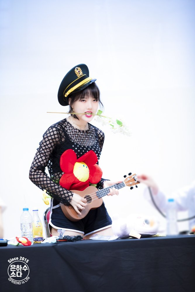 은근히 미인이지만 가끔은 귀여운거 같기도 한 여자친구 예린이.jpgif | 인스티즈