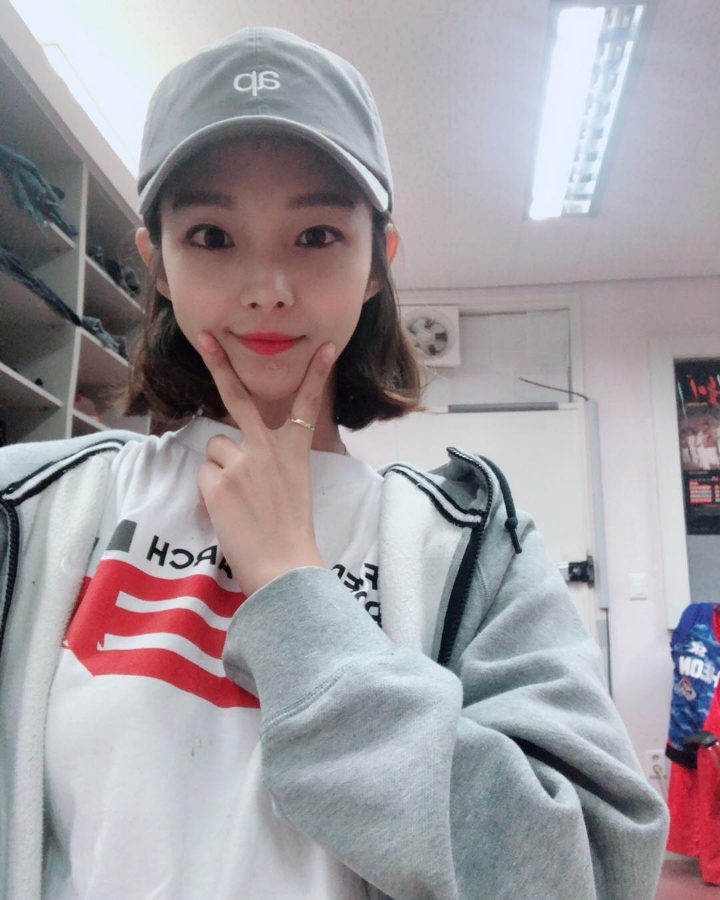 치어리더 강윤이 | 인스티즈