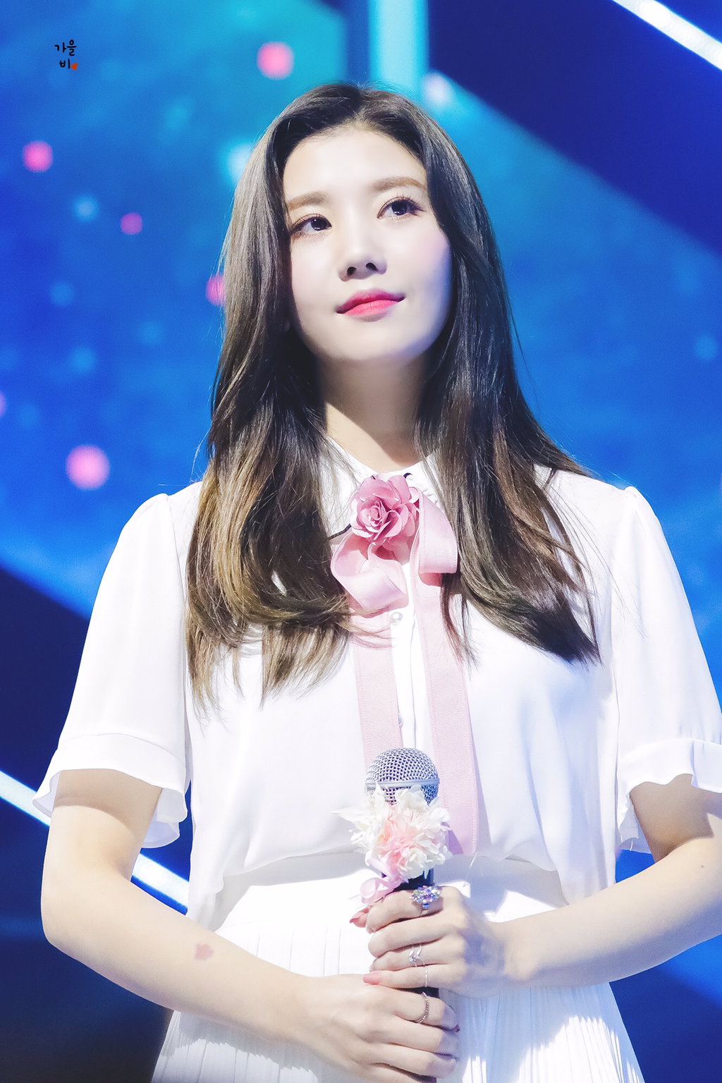 [아이즈원] 주말에 여사친님과 만날 약속을 잡아서 권은비 | 인스티즈