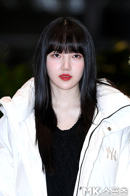 일본 공연 차 출국하는 여자친구.jpg | 인스티즈