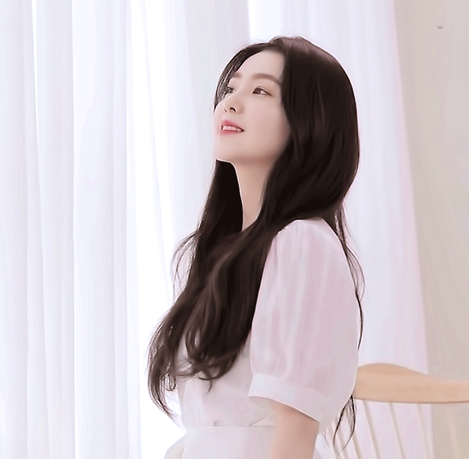 꽃을 든 아이린.gif | 인스티즈