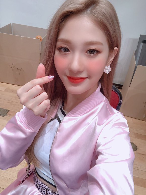 데뷔 300일기념 프로미스나인 이서연 | 인스티즈