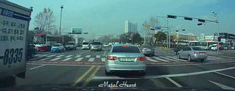 위험한 무단횡단.GIF | 인스티즈