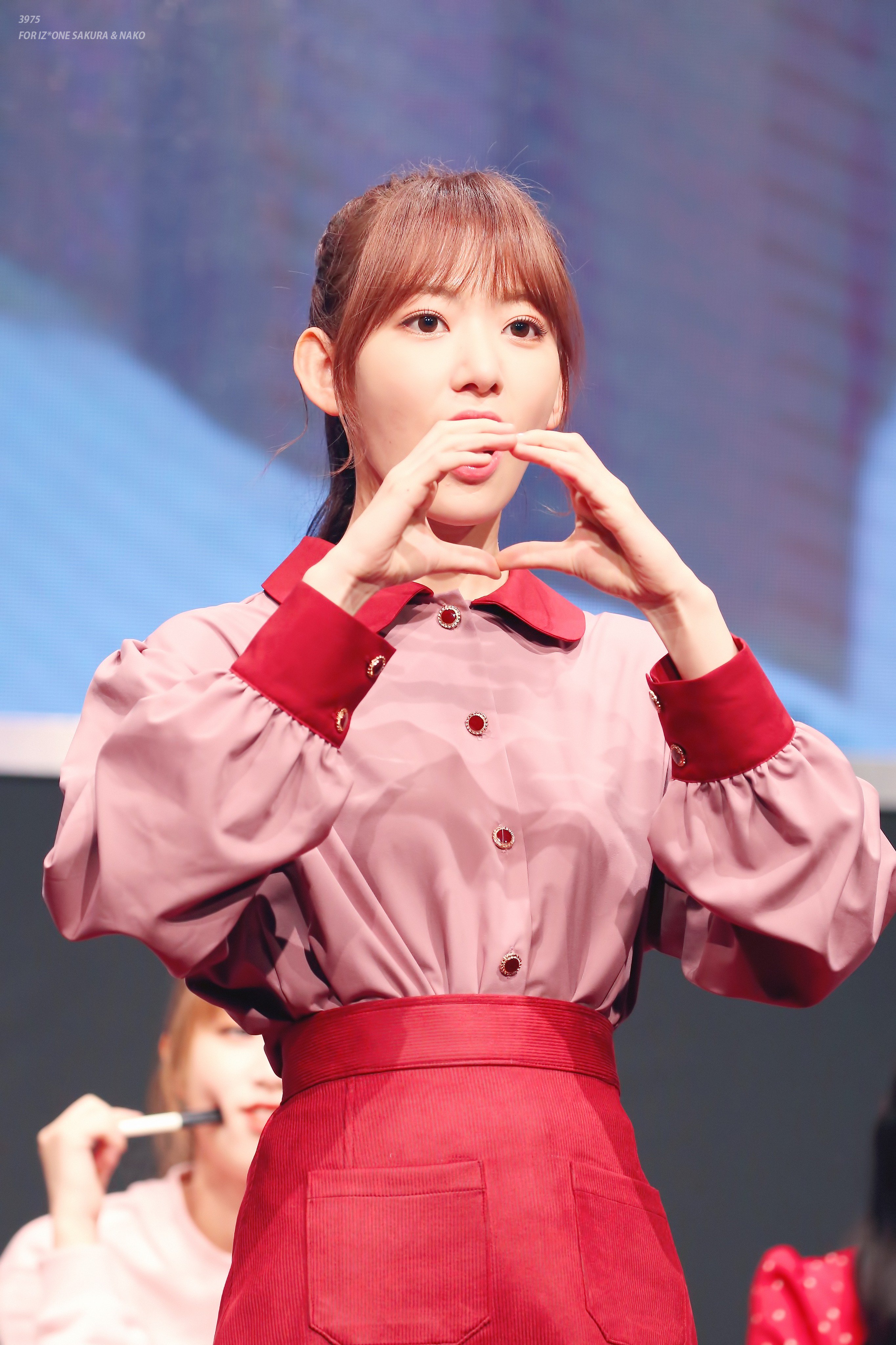 포니테일이 잘어울리는 아이즈원 사쿠라.jpg | 인스티즈