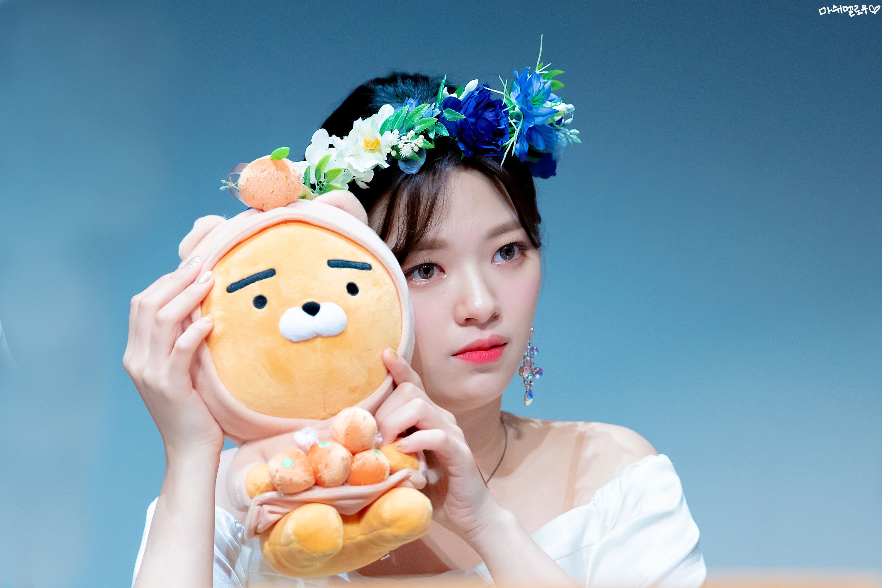 화관쓴 트와이스 정연이.jpg | 인스티즈