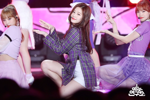 아이즈원) 여러분들은 보라색을 보면 무엇이 떠오르시나요? | 인스티즈