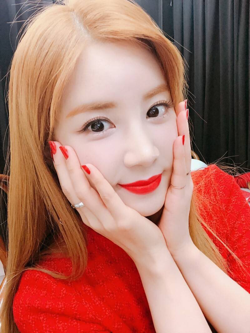 [에이핑크] 여유로운 생일을 보내고 있어서 박초롱 | 인스티즈