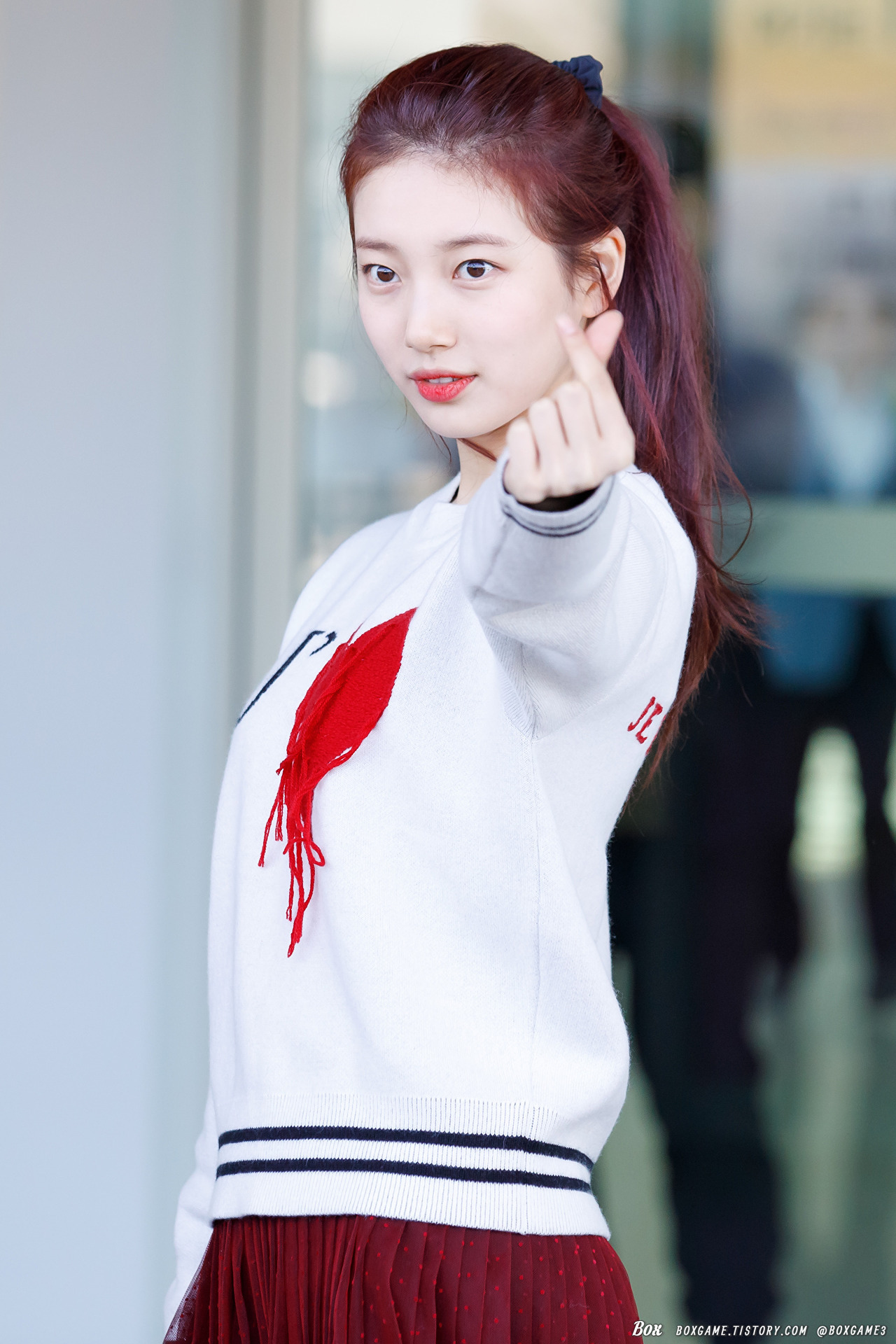 어제 인천공항 포니테일 수지.jpg | 인스티즈