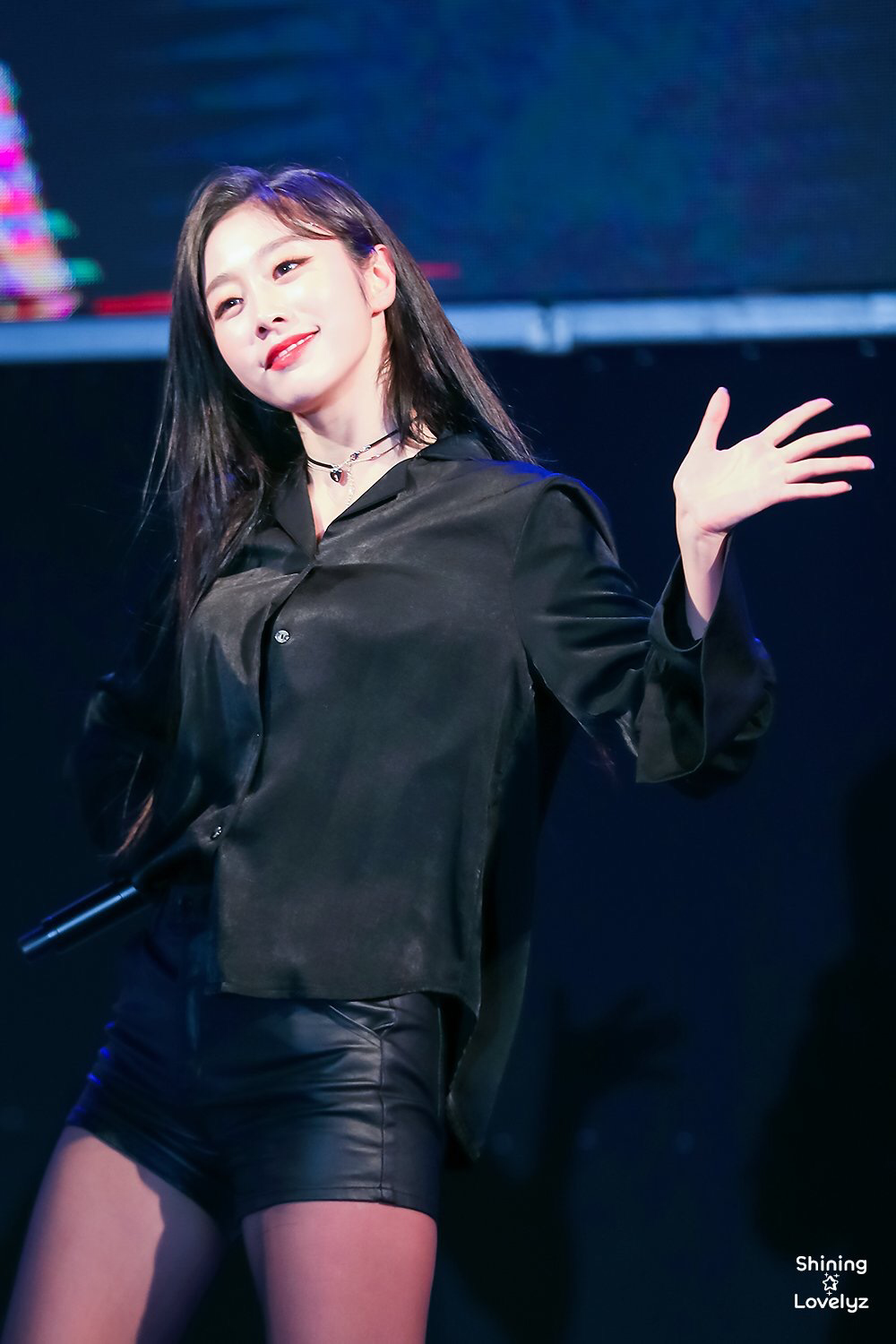 [러블리즈] 주말답지 않은 업무량에 고통받고 있어서 지수 | 인스티즈