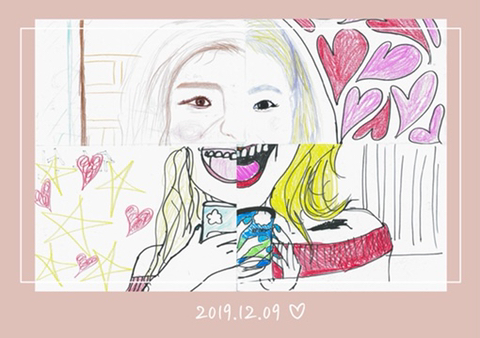 [ITZY] 유나 생일을 맞이한 언니들의 초상화ㅋㅋㅋㅋ | 인스티즈
