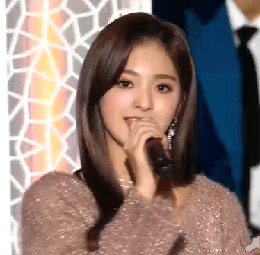 MAMA취향저격으로 관객들 귀 살살녹인 규리 나경 하영.GIF | 인스티즈