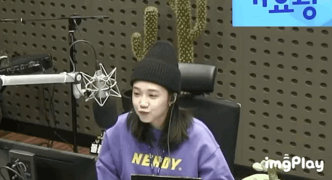 에이핑크 정은지 최근 라디오 부스.jpgif | 인스티즈