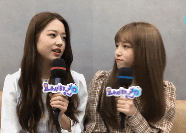 [아이즈원] 원영,예나 안녕하세요 V앱.gif | 인스티즈