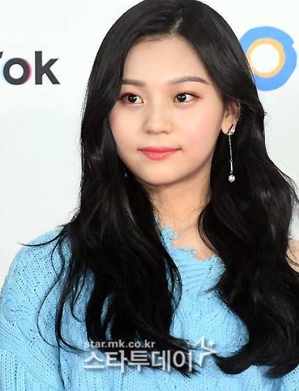 오늘자 sbs가요대전 레드카펫 여자친구.jpg | 인스티즈