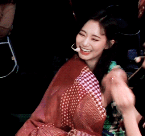 엠카운트다운 백스테이지 박살내는 트와이스 쯔위 미모수준 | 인스티즈