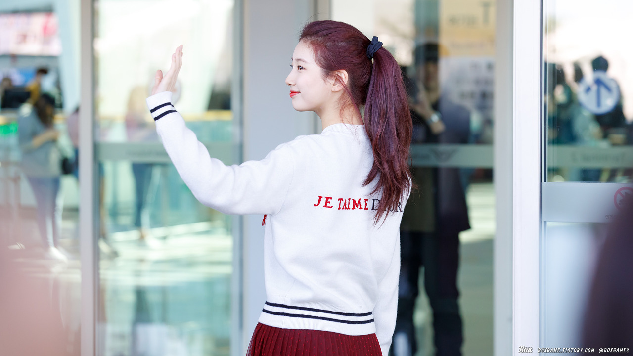 어제 인천공항 포니테일 수지.jpg | 인스티즈