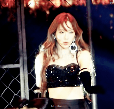 태연 콘서트 불티 움짤 모음.gif (데이터 주의) | 인스티즈