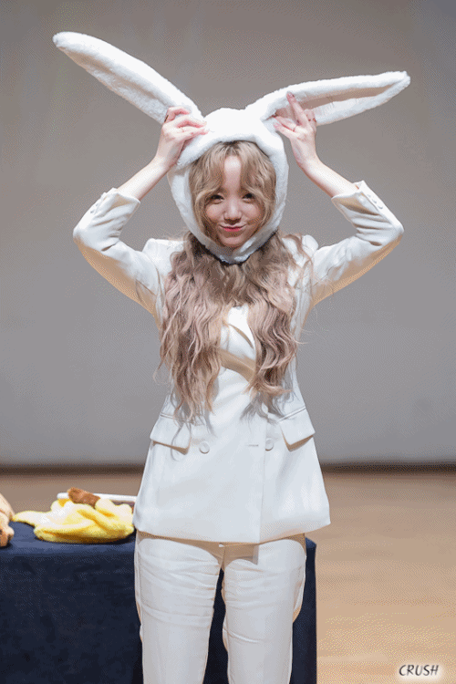 러블리즈 옛날 스킨 착용한 류수정.gif | 인스티즈