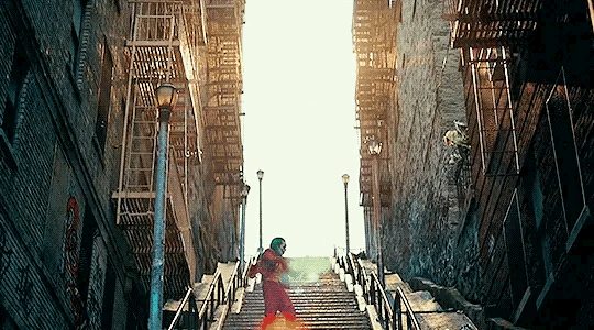 실제 조커 계단씬을 떠오르게하는 코스프레 ㄷㄷ | 인스티즈