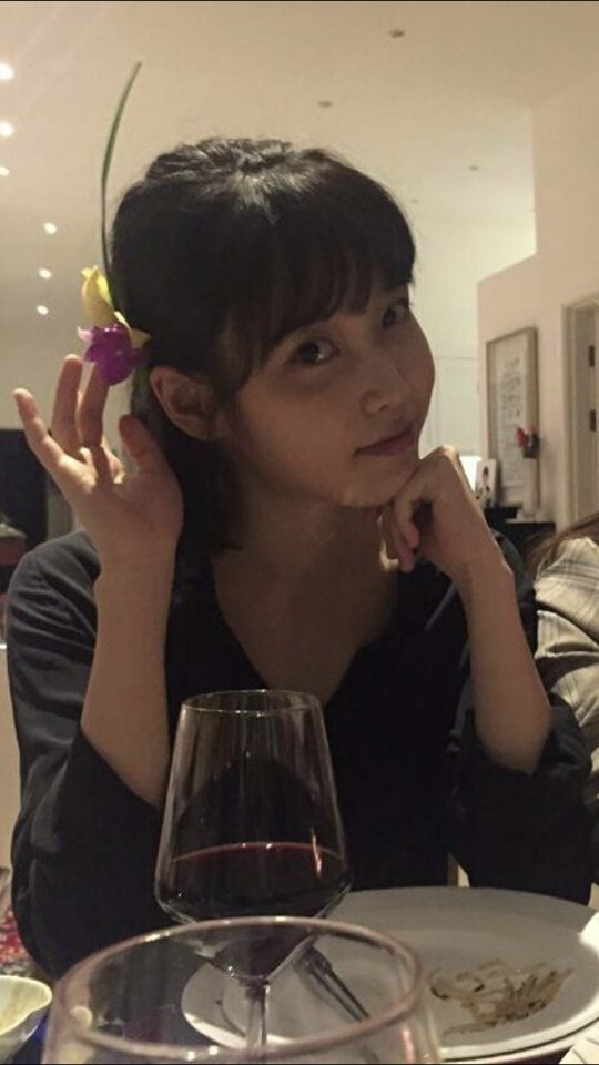 아이유 무대뒤 여친짤 대방출.jpg | 인스티즈