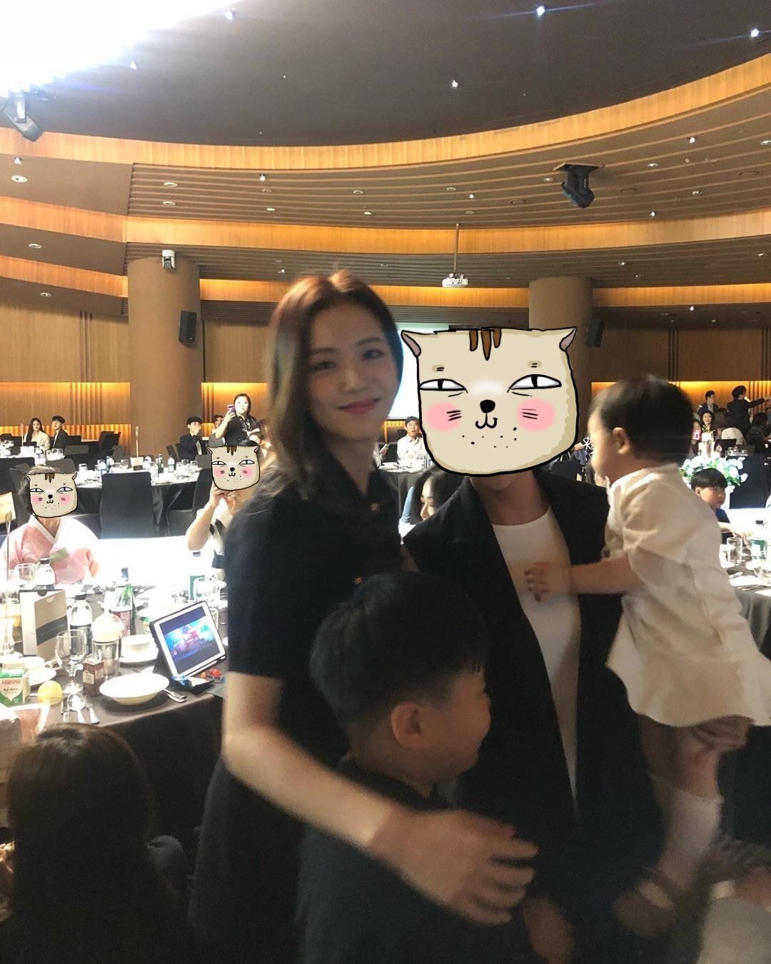 [블랙핑크] 오늘 친오빠 결혼식에 참석한 지수.jpg | 인스티즈