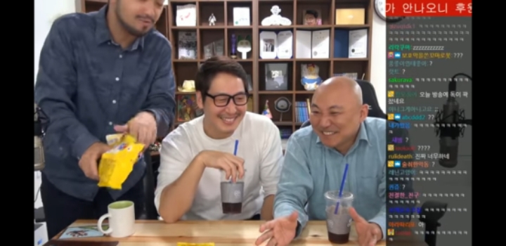 비혼주의였던 김풍에게 결혼을 권장하는 주호민 | 인스티즈