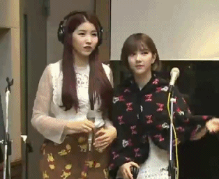 하트 만드는데 키가 안 맞아서 슬픈 여자친구 은하.gif | 인스티즈