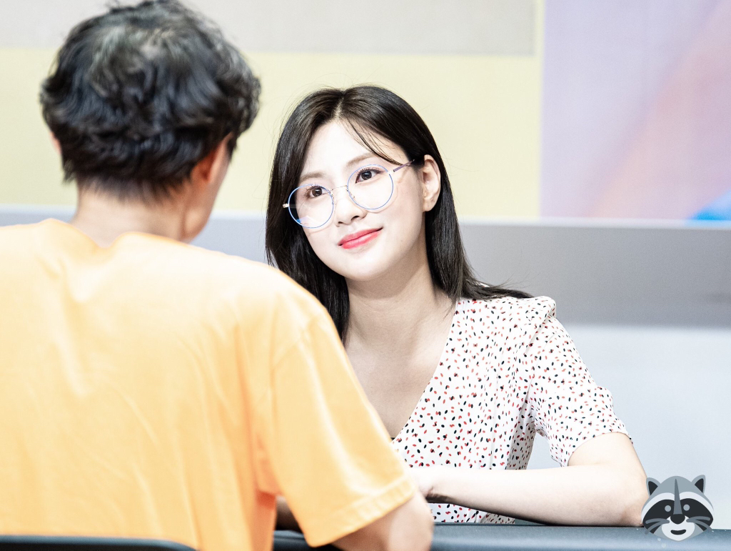 [에이핑크] 자몽 에이드 마셔서 하영이 | 인스티즈