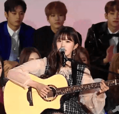 MAMA취향저격으로 관객들 귀 살살녹인 규리 나경 하영.GIF | 인스티즈