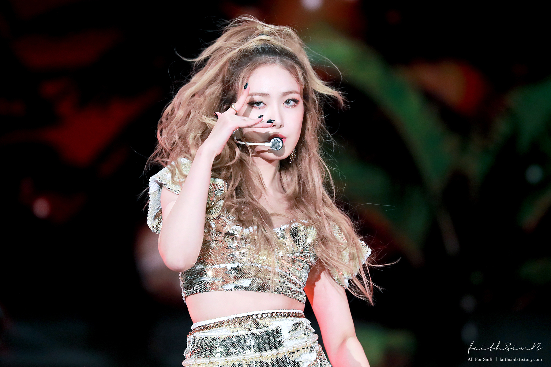 은근히 세계에서 제일 미인인 듯한 여자친구 신비.jpgif | 인스티즈