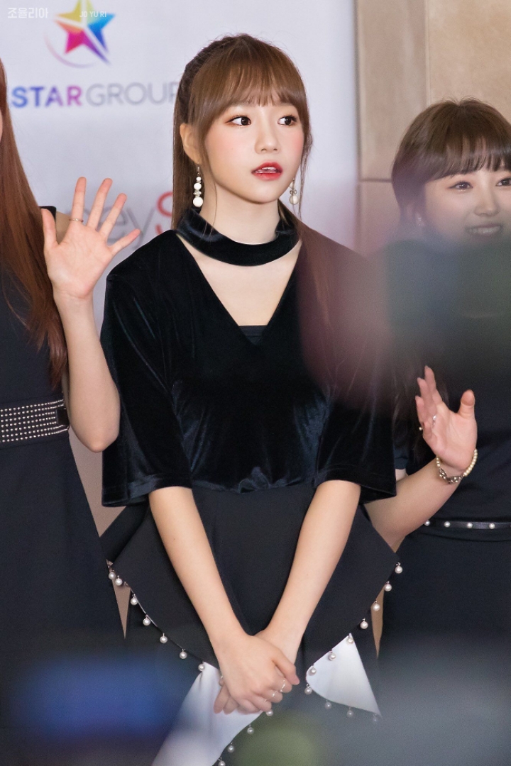 이 새벽에 조유리.jpgif | 인스티즈