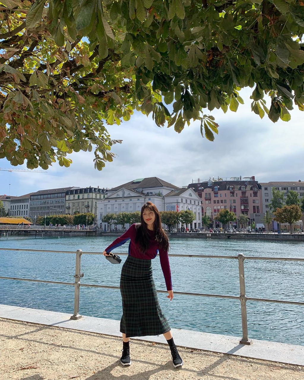 앞머리하고 더 귀여워진 레드벨벳 조이.jpgif | 인스티즈