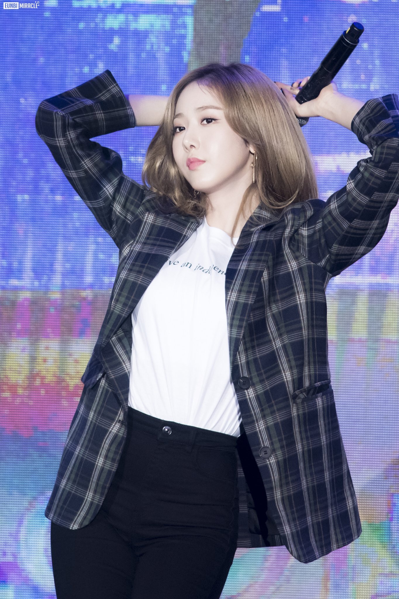 은근히 세계에서 제일 미인인 듯한 여자친구 신비.jpgif | 인스티즈