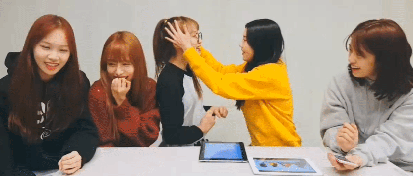 [아이즈원] 순간 광배형의 영혼에 빙의된 권은비.gif | 인스티즈