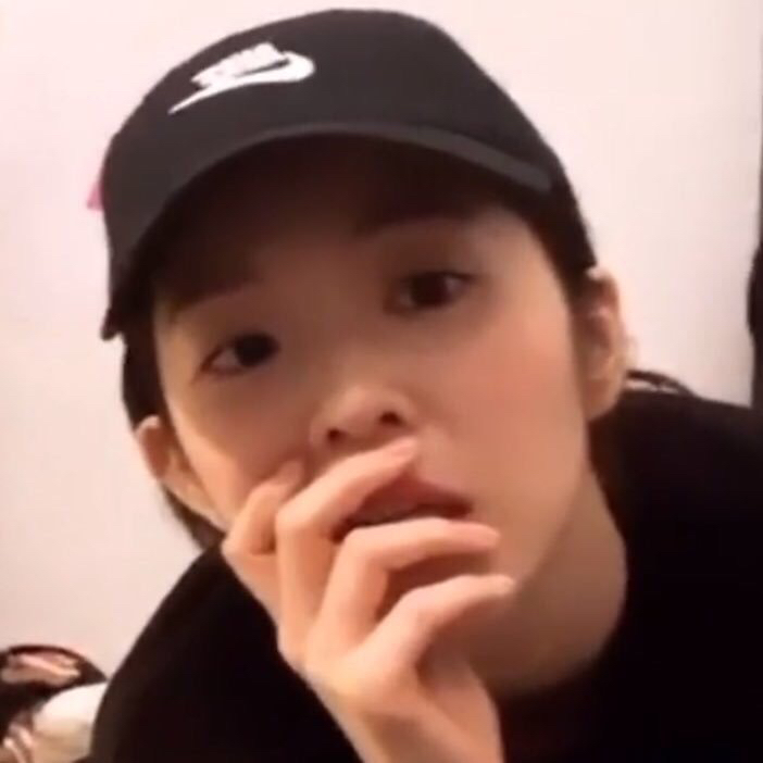색다른 분위기의 저화질 레드벨벳 아이린들.jpg | 인스티즈