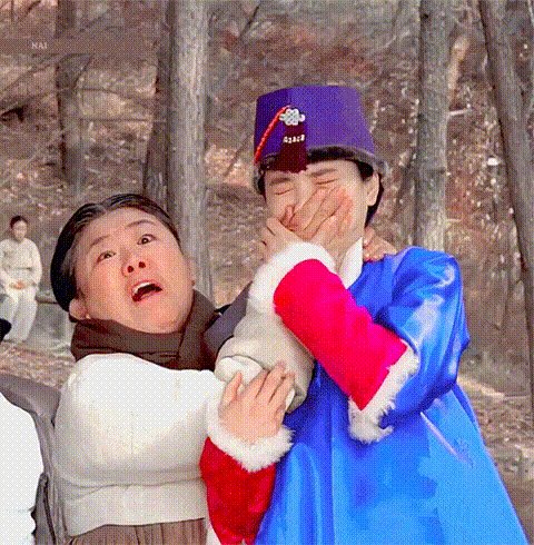 김태리에게 방귀 먹이는 문광.gif | 인스티즈