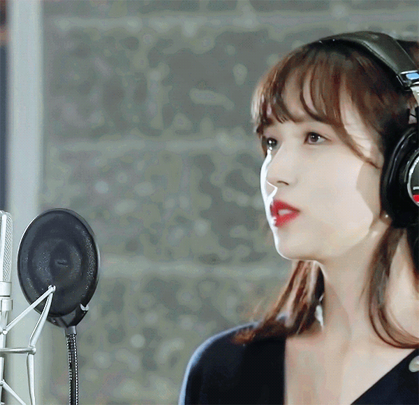 락꾸미님 여자친구가 락꾸미님 지긋이 사랑스럽게 볼 때 | 인스티즈