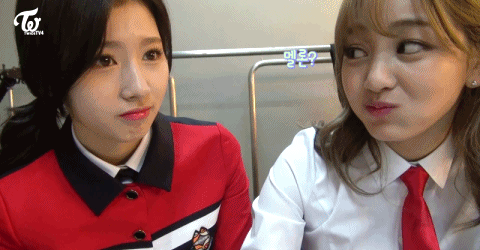 지효한테 사랑받고 싶은 사나 .gif | 인스티즈